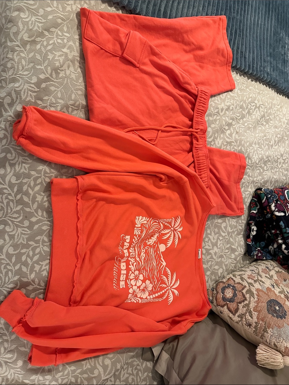 Women’s Coral Graphic Off-Shoulder Top and pants. 2piece set.